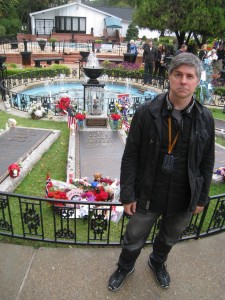 Elvis' grave